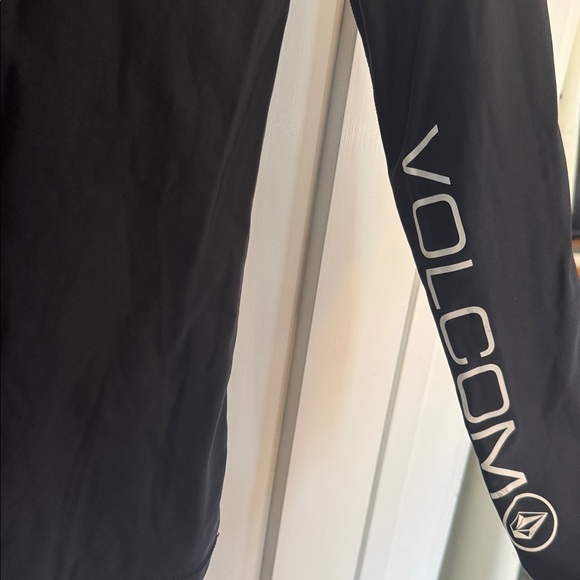 Volcom Long Sleeve Rashguard - Picture 3 of 3
